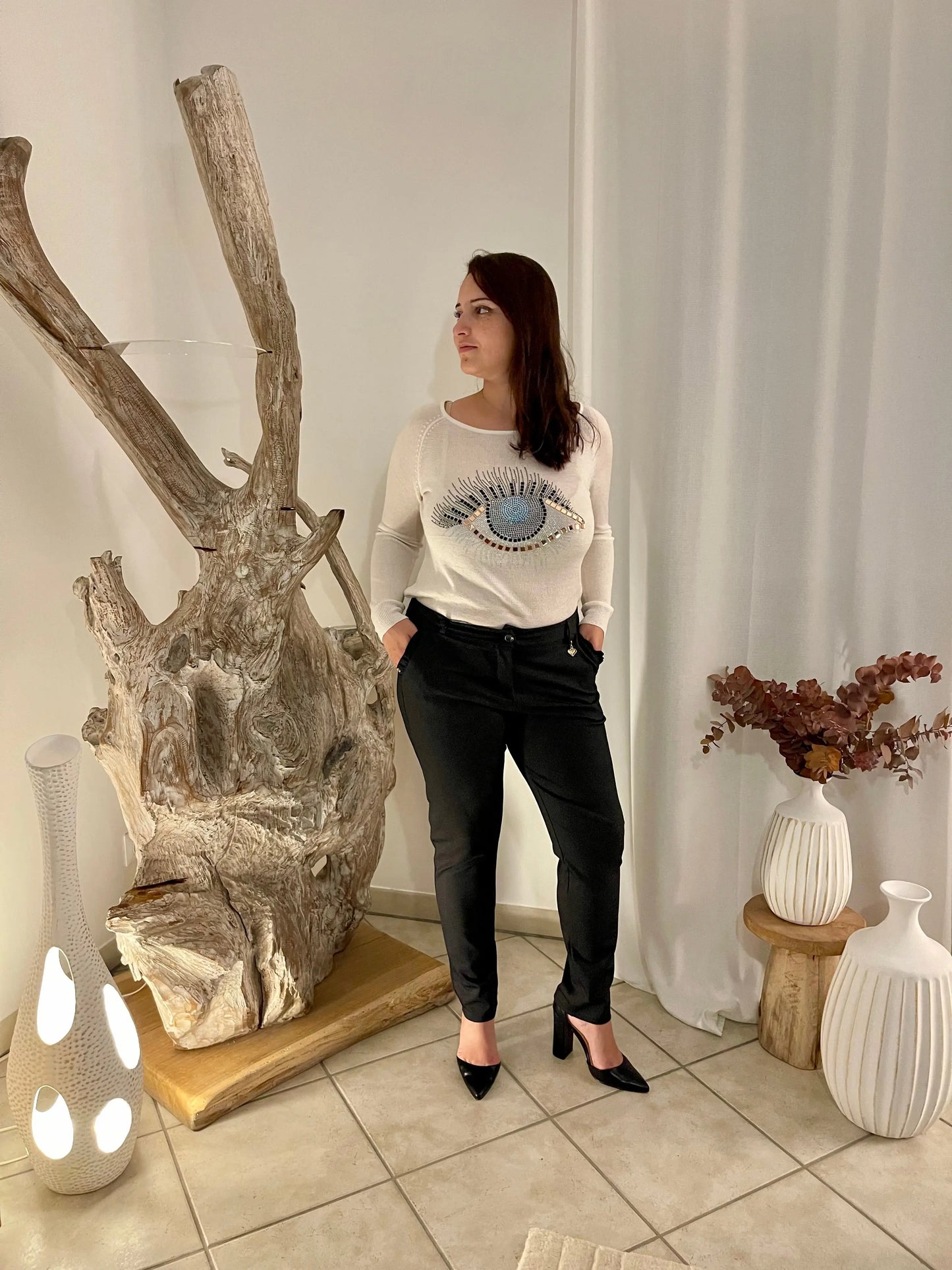 Pantalon noir avec détail Manigance.fr