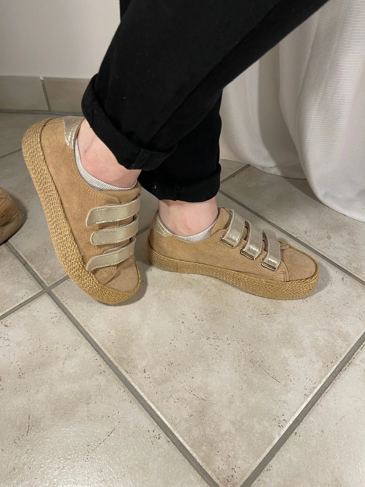 SHOES