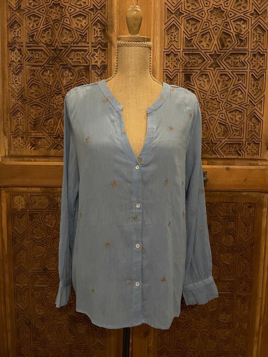 Chemise à fleur brodée