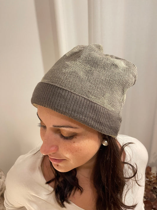 Bonnet avec des motifs étoilés